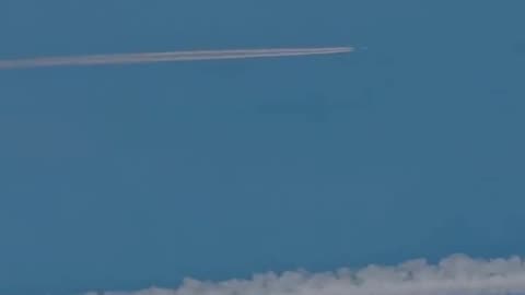 natural condensation trail (contrail) and Geoengineering (chemtrail) this video is worth a watch