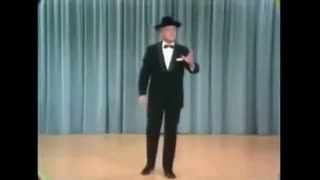Red Skelton explain in detail the words of the Pledge of Allegiance: