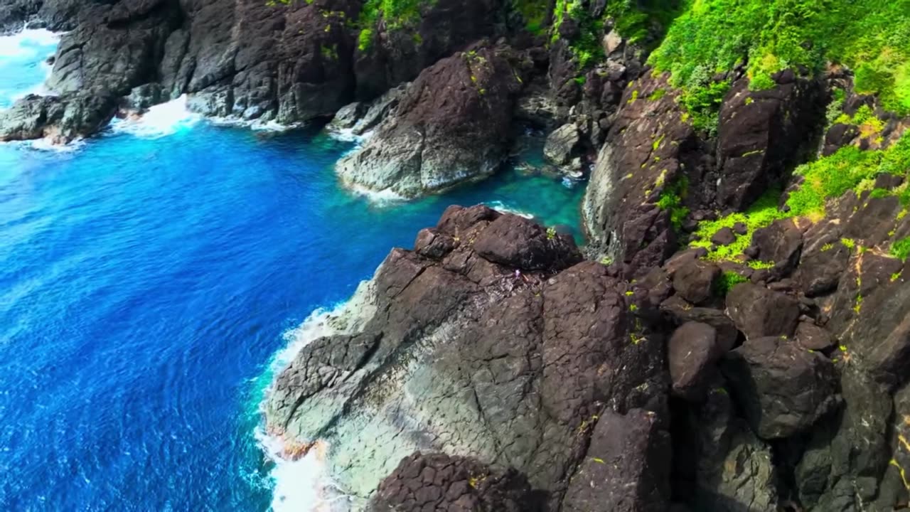 Gentle Waves Deep House