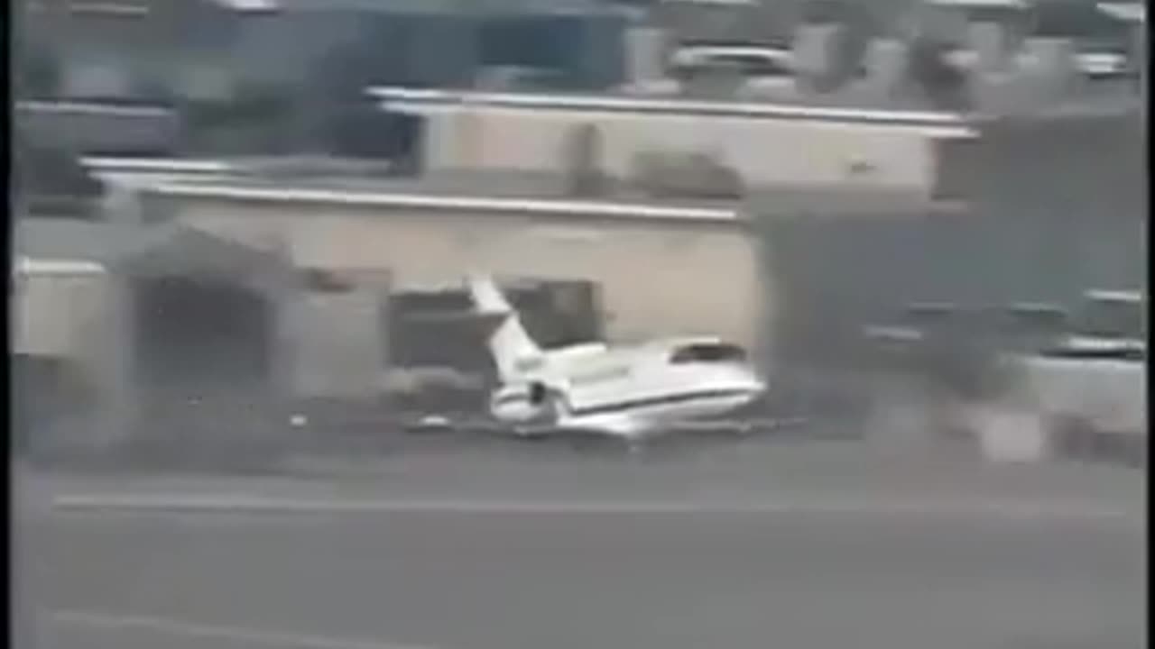 🧠✨ How Do You Land a Plane Without Landing Gear? | FeedMyCuriosity