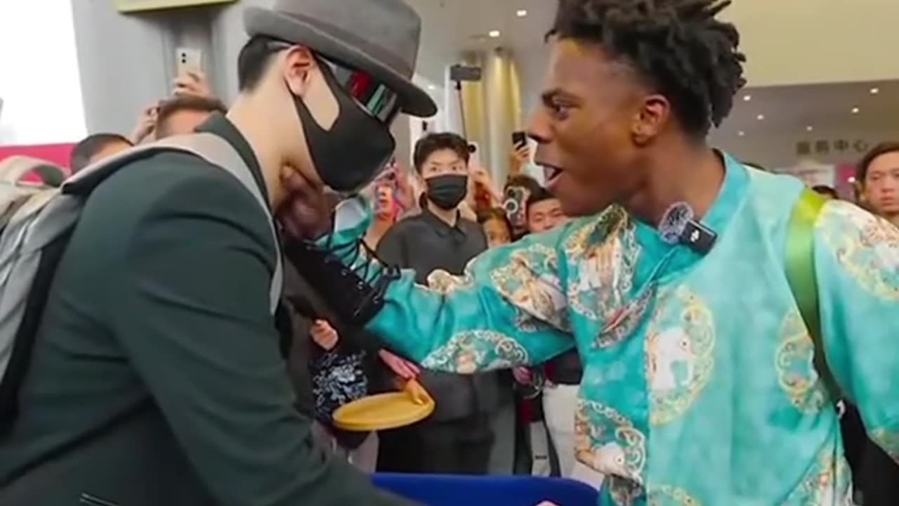 IShowSpeed fan pretended to be a robot in Shenzhen, China 😭❤️🩹 #ishowspeed