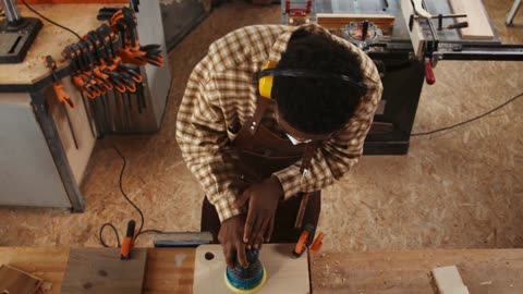 Woodworking Made Simple: 50+ FREE Projects for Women & Beginners (Start Today! 🌟)