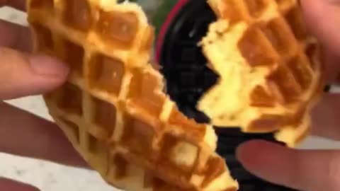 Mini waffle maker