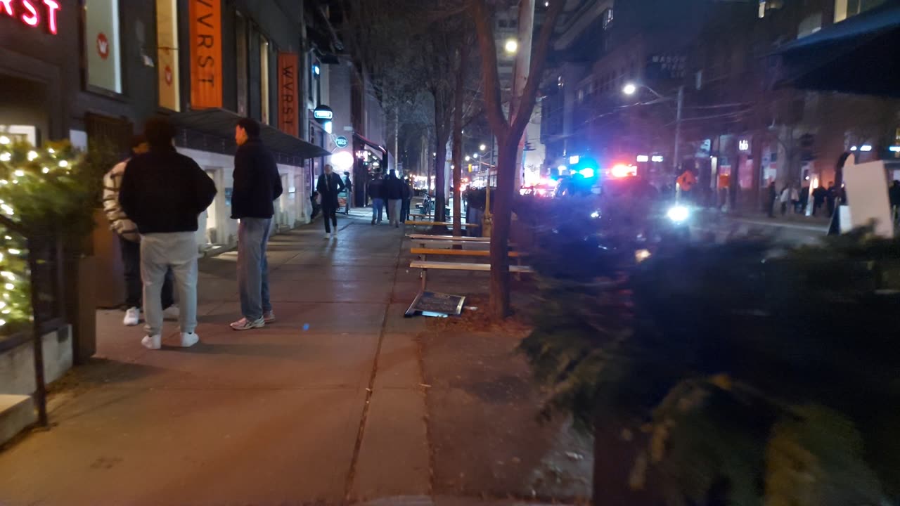 【4K】Toronto Nightlife Walk Downtown Canada 🇨🇦