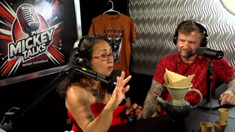 Mickey Talks EP: 085 - Cinthia & Will from Coffee Balam