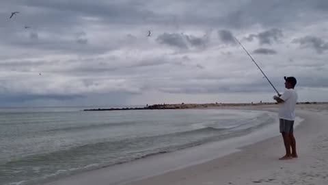 Aprendí a pescar tiburones gigantes, pero nunca solo – Aventura de pesca P2