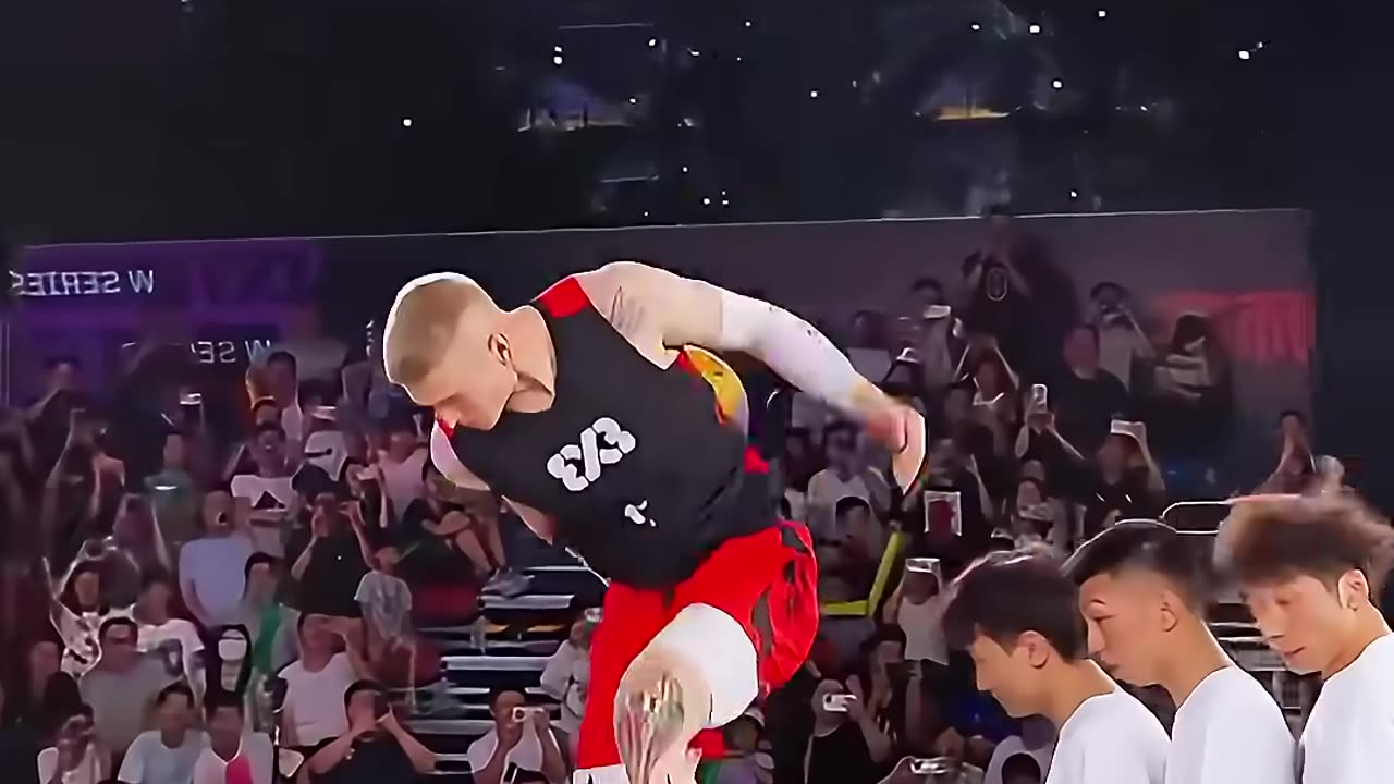 What started as a fun dunk contest turned into total chaos 🏀😂