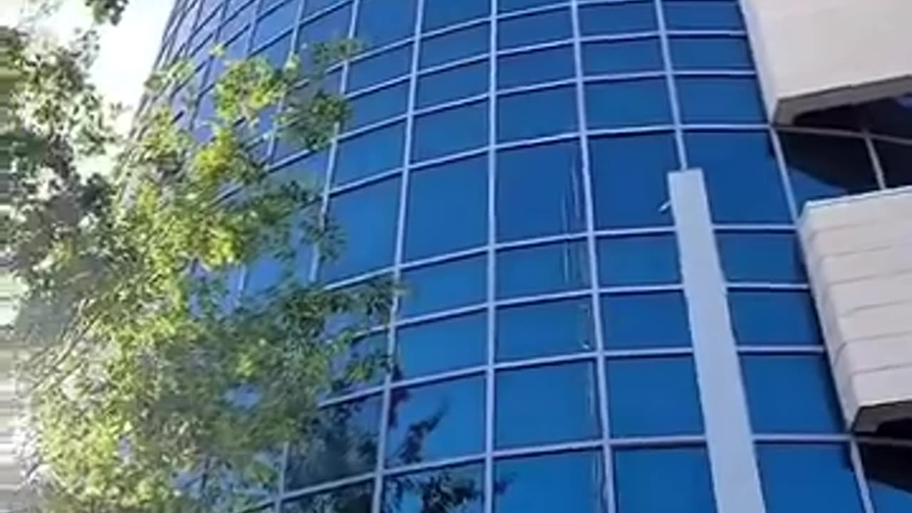 יוני משה בא להתלונן על הטרדה מינית שמערבת קטינים ונתקל באדישות של 2 שוטרים ו-3 שוטרות שלא עצרו את הפדופיל