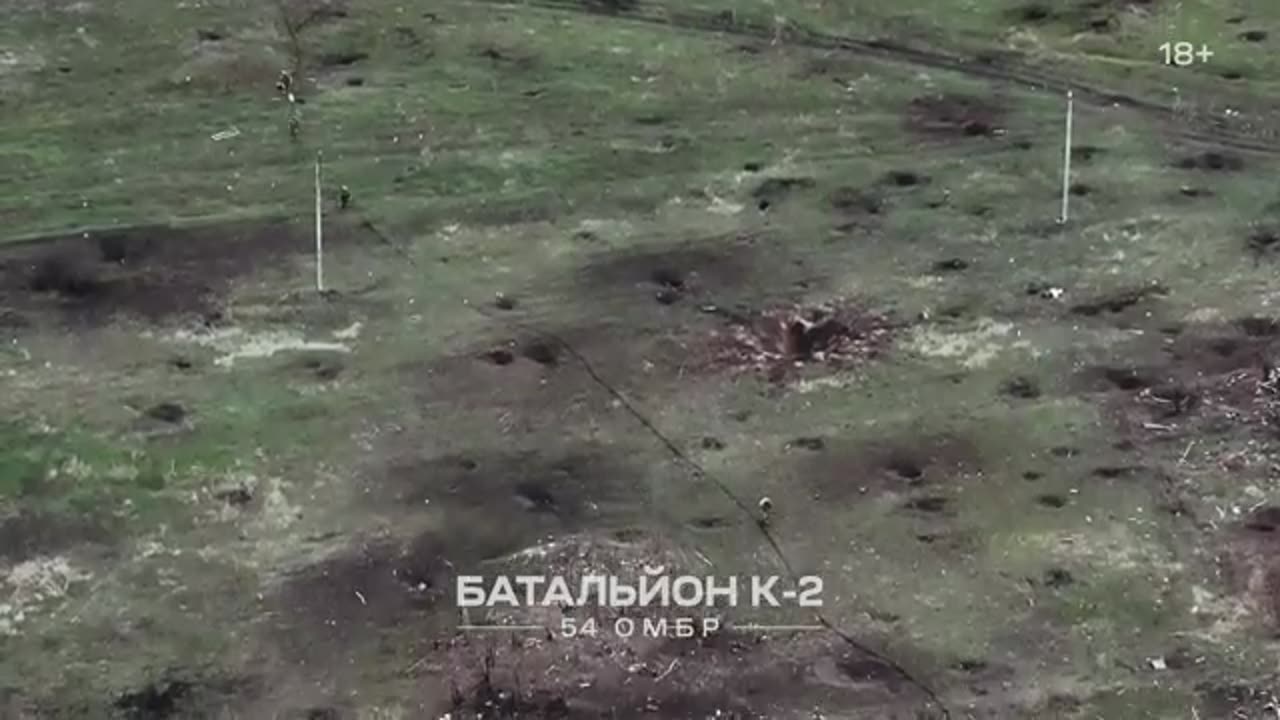 Russian Infantry Group Attempting to Outflank Ukrainians On Foot
