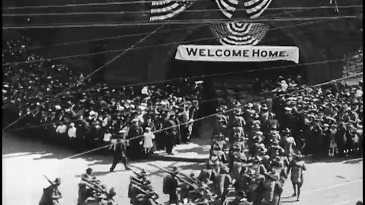 [PATHE NEWSREEL EXCERPTS] - [PATHE NEWSREEL EXCERPTS] - cbs-cbswwi-121