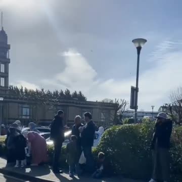 Question : Can you identify which Muslim country this is? Answer