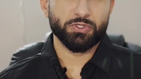 How to Look Smacks_ Subscribe & Follow Us!