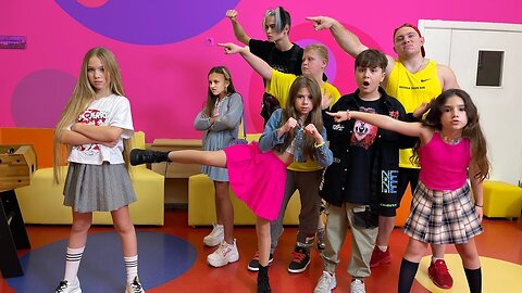 👊 GROSSER Konfrontation in einer KLEINEN Schule! Werfen Teenager die neue Frau raus? | Serie 21