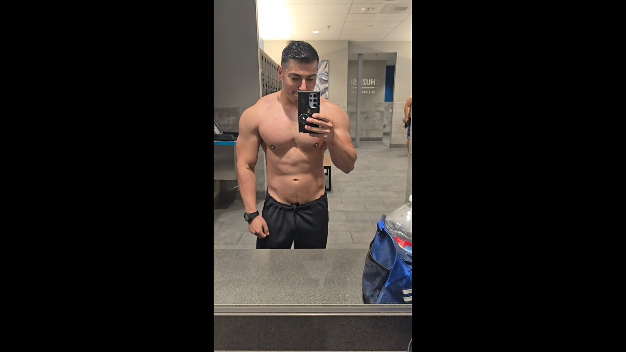 no 6pack because I eat too much pizza #workout #GymTok #buildmuscle #testosterone #trt