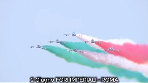 WONDERFUL PASSAGE OF ACROBATIC PATROL ABOVE ROME - ITALY