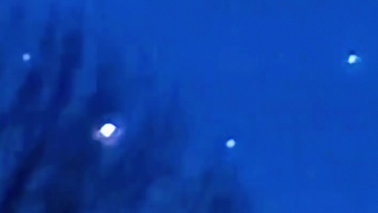 Multiple UAPs Spotted in Poland, Nowy Targ (4/15/25)