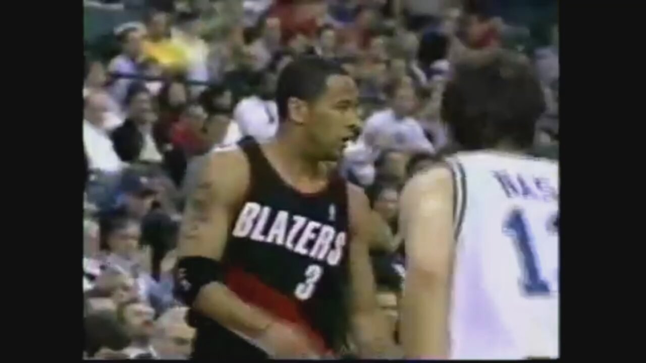 Damon Stoudamire 22 Points 5 Ast 3 Stl @ Mavericks, 2000-01.
