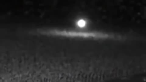 🌌 UFO Lights Over USA Farm 2025 | Strange Night Sky Phenomenon & Alien Theories