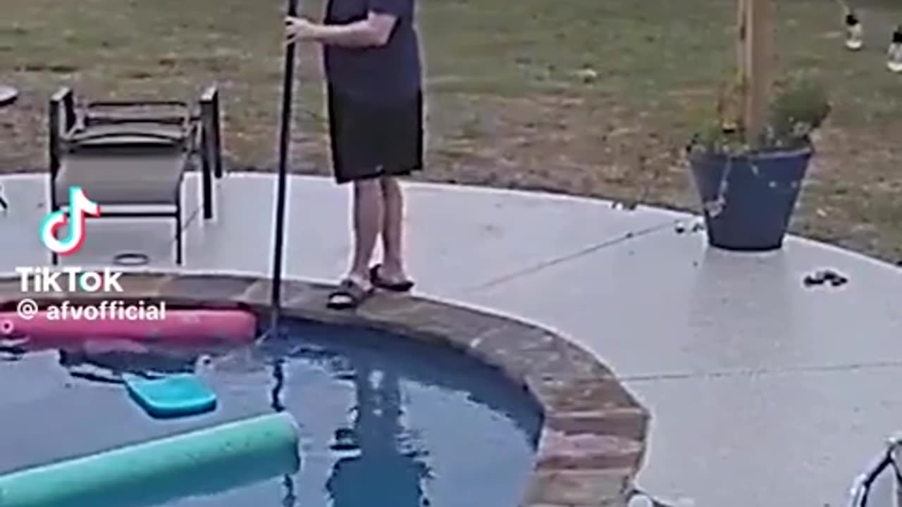😂💦 This Pool Cleaning Attempt is Hilarious! | FunFM