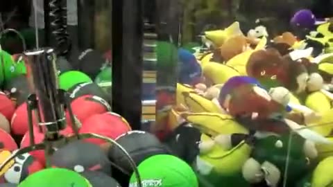 crane game victory 2-Angry birds pig basketball