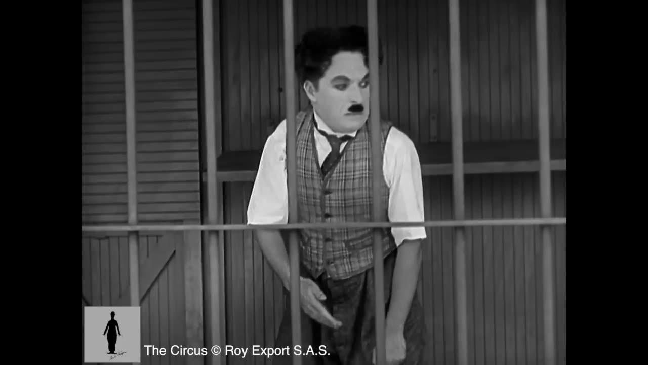 Charlie Chaplin-The Lion cage -full scene (The Circus,1928)