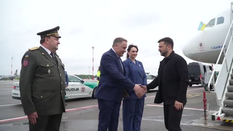 🇺🇦✈️🇱🇹 Zelensky arrived in Vilnius to participate in the "Bucharest Nine Summit".