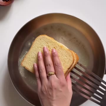 Cheesy Chicken Melt Sandwich | Gooey, Toasted & Packed with Flavor!