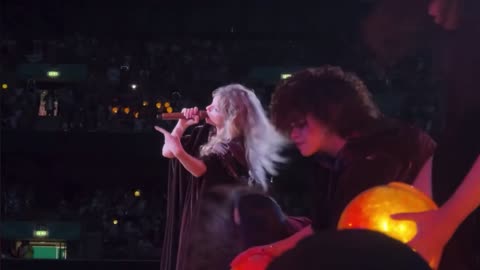 Taylor swift - willow ( the eras tour London)