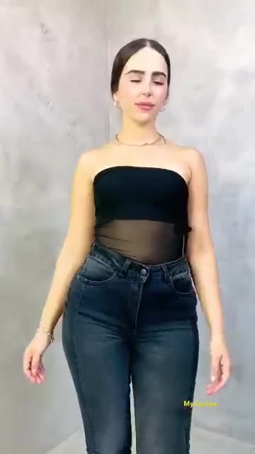 "Effortlessly Stylish – My Go-To Dress! 🛍️✨"