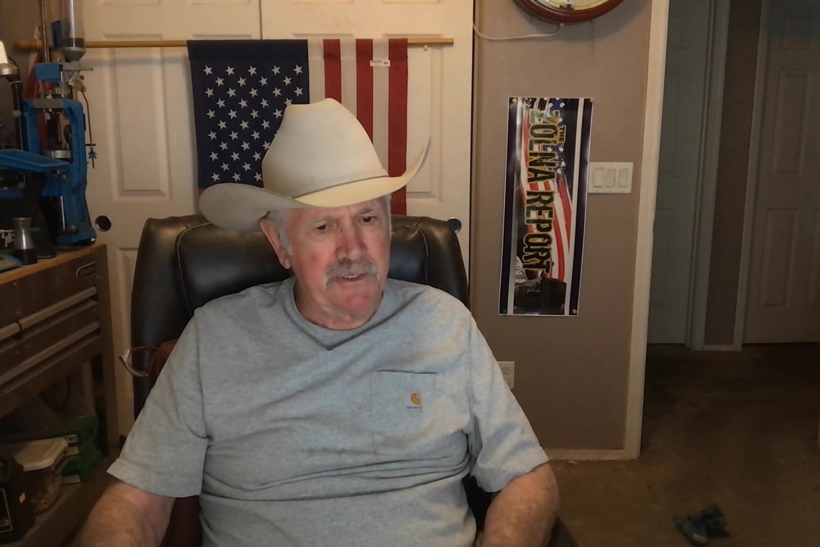 Hawaiis Kilauea Volcano Spews Lave 1,100 Into The Air!