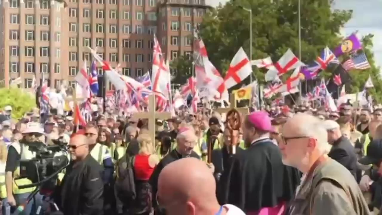 Tommy Robinson’s Massive Event: Display of Beautiful Christian Nationalism [Media Lied About Numbers]