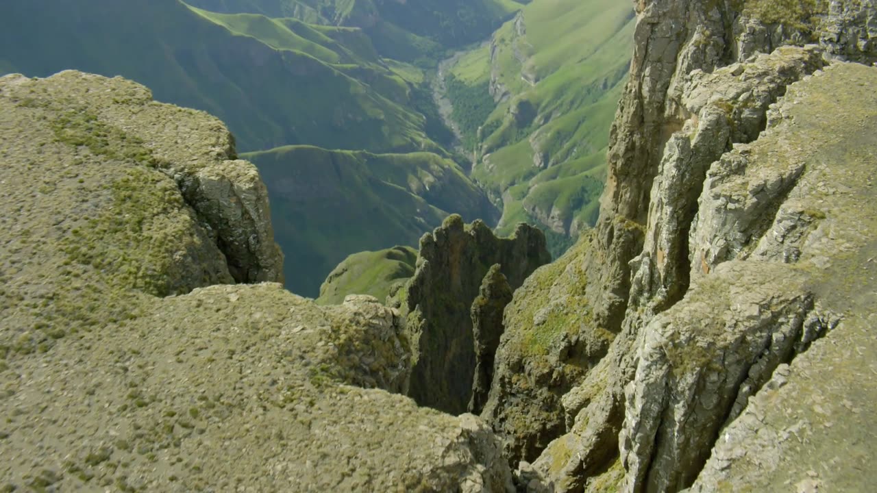 Africa's Hidden Kingdoms: Series 1_Drakensberg: Barrier of Spears