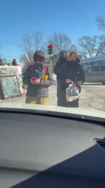 Minneapolis checkpoints by anti-ICE Retards