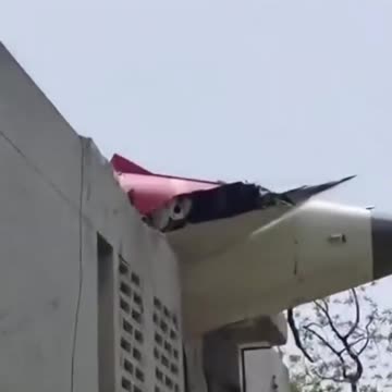 Avioni i rrëzuar në Indi