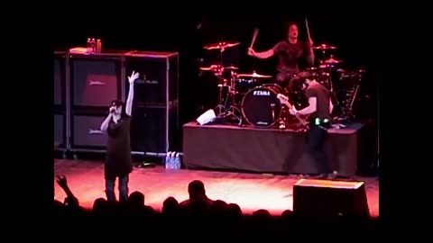 Flyleaf - Red Sam (Live Milwaukee-2007)