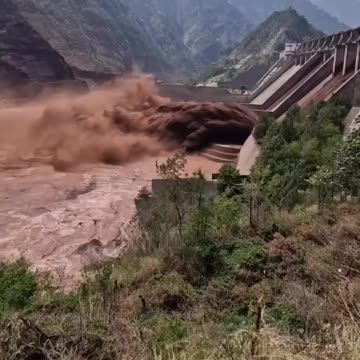 Dramatic development: India opens two gates at the Baglihar dam on the Chenab River