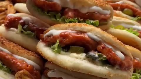 CHEESY DYNAMITE CHICKEN BUNS
