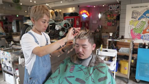 💈(ASMR) She Made Him Look Fresh in No Time! Japanese Female Barber in Action