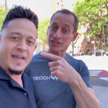 Anthony Weiner CONFRONTED On The Street!