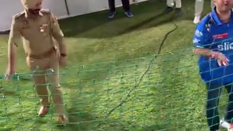 Ambani pe huwa hamla