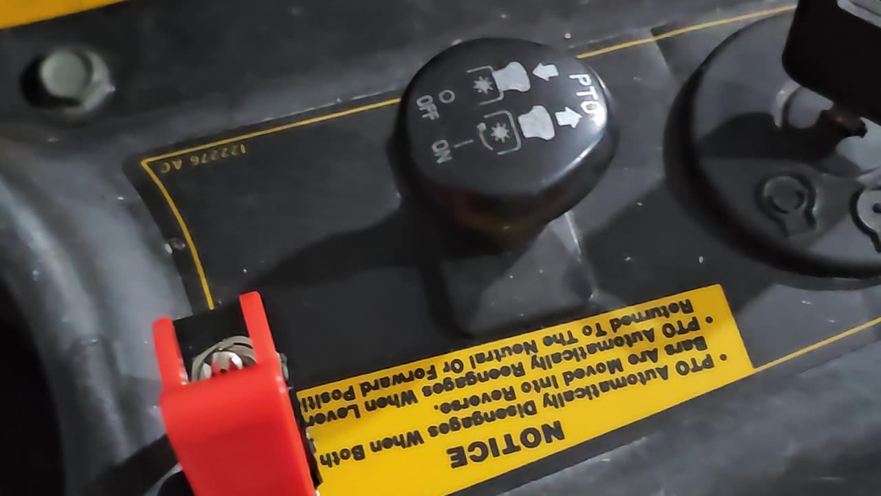 Added charge / indicator to Cub Cadet RZT50