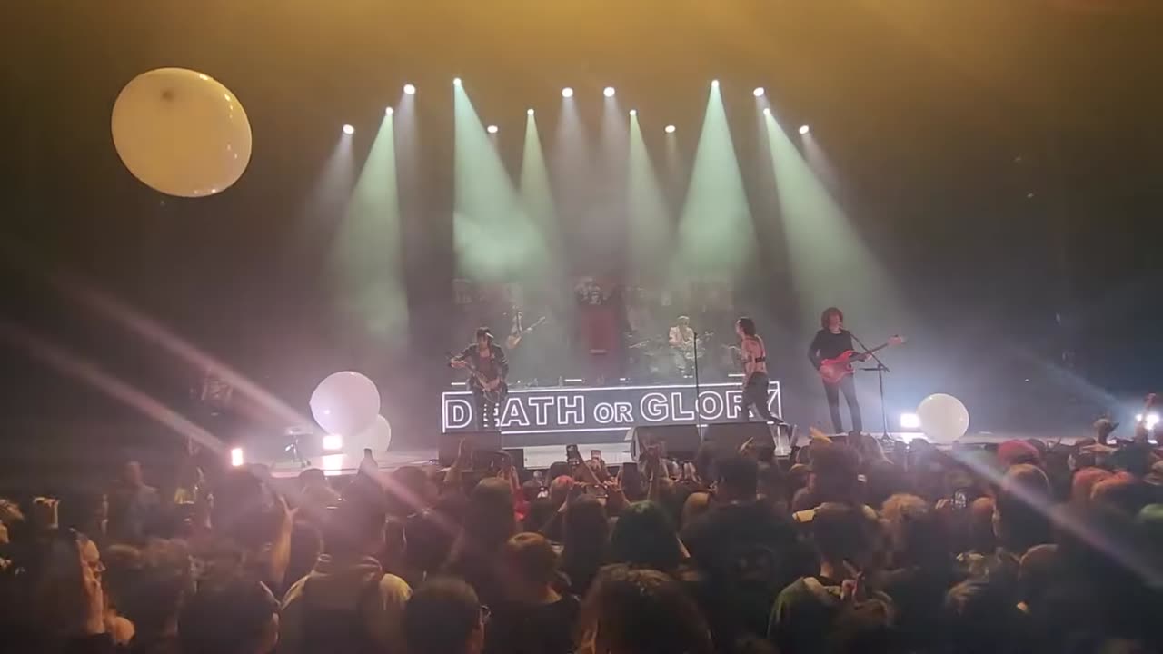 Palaye royale ( live)