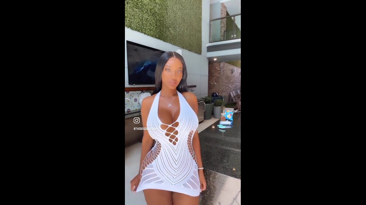 SHE SEXY 😍🤩😍