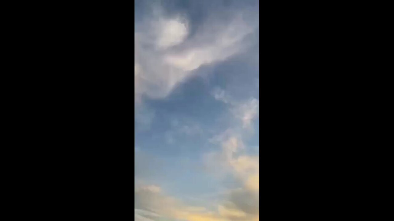 F-16 fighter jet crashed during training for the Radom Air Show in Poland #F16 #f16falcon #Jet
