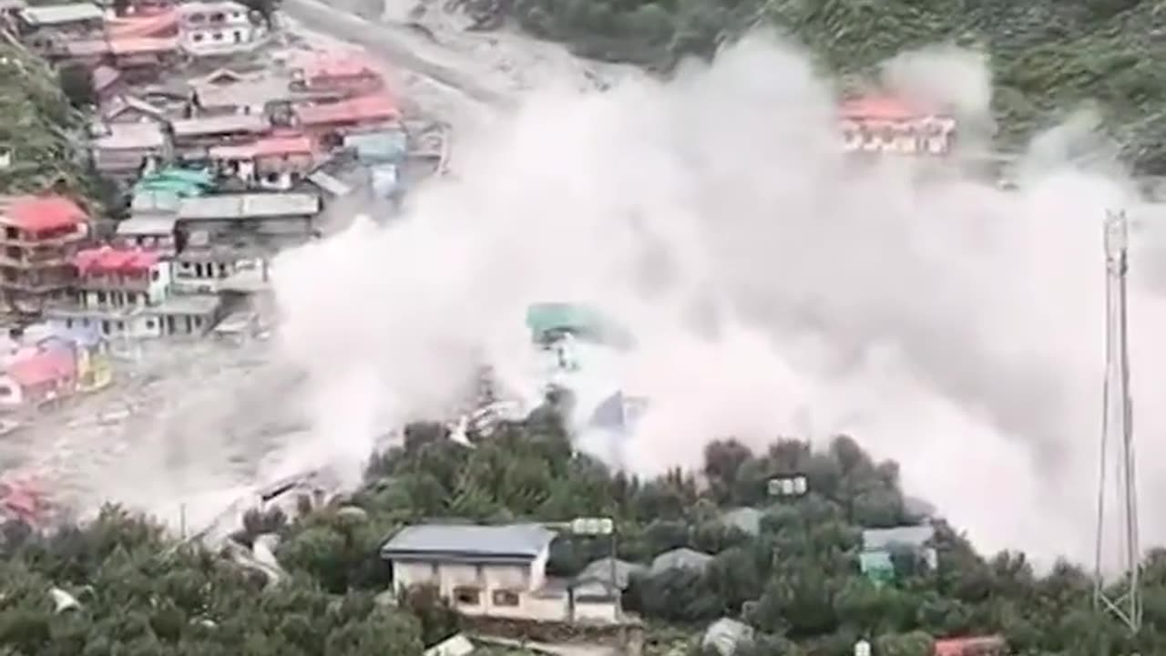 Huge Flash Flood Destroys Buildings in India