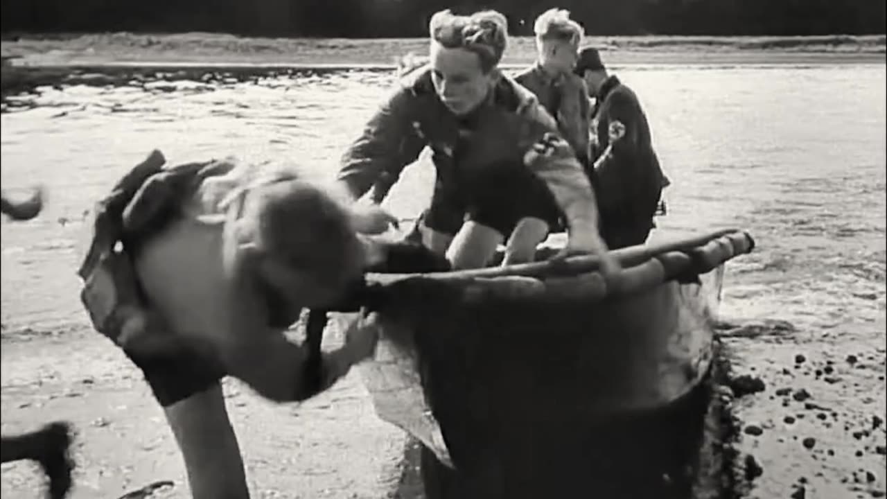 Youth familiarization with the Leichtes Sturmboot 39 at NSKK Motorsportschule MB1 in Dessau in 1943