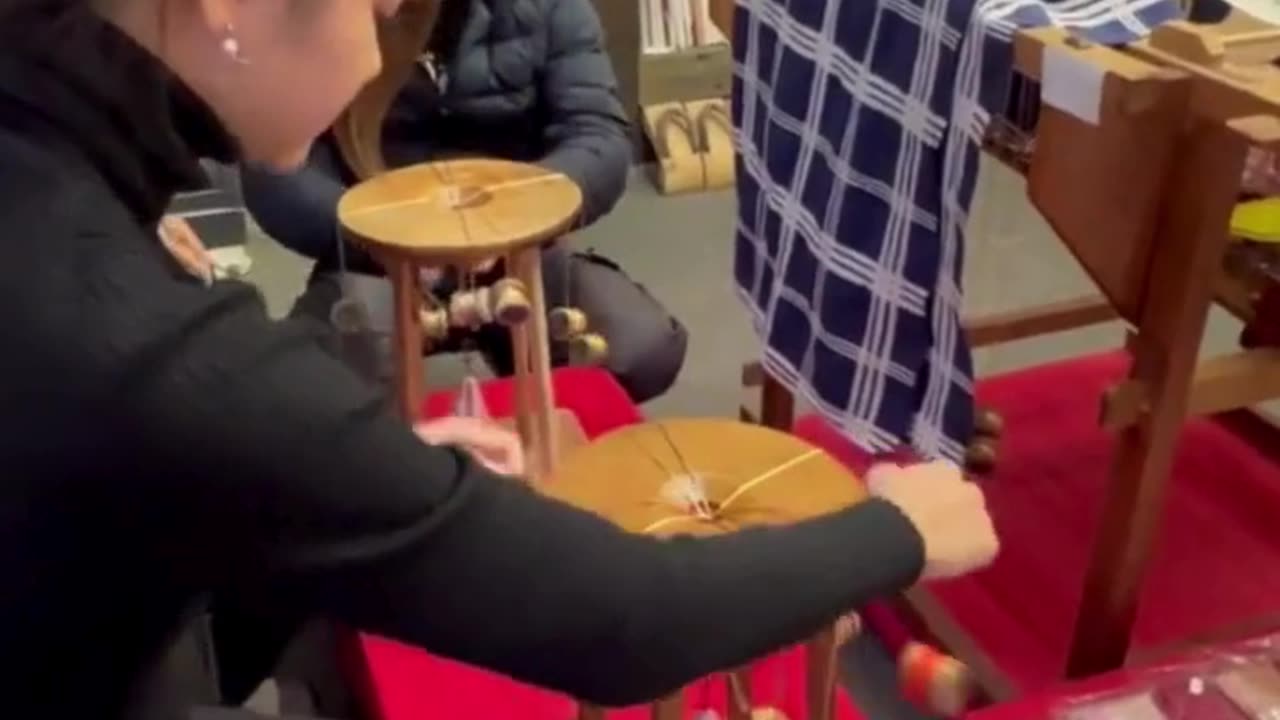 Ancient Threads: The 1,500-Year-Old Weaving Legacy of Japan 🧵🏮