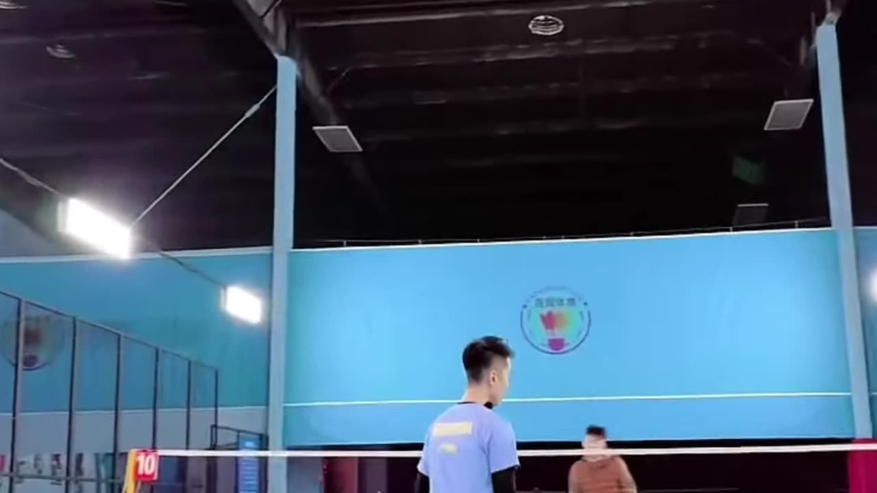 反手发小球太高怎么办? 反手发贴网球的秘诀