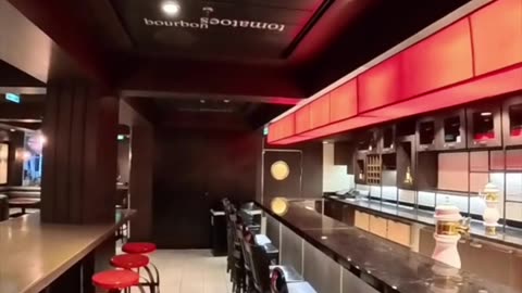 Must Try Amber and Oak Pub at Ovation of the Seas Deck 4