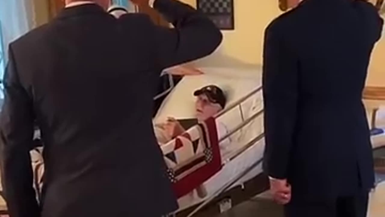 Trending: U.S. Marine’s final salute before he passed away ❤️